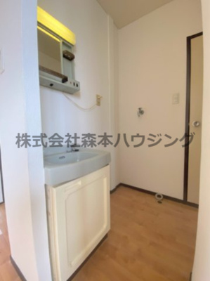 【洗面所】 | 　石橋ハイツB | コンパクトで使いやすい洗面所
