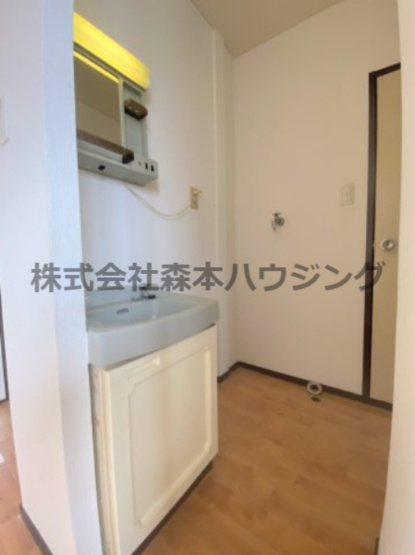 【洗面所】 | 　石橋ハイツB | コンパクトで使いやすい洗面所