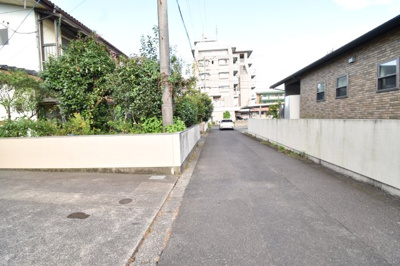 【前面道路含む現地写真】 | 鹿屋市寿3丁目　中古戸建