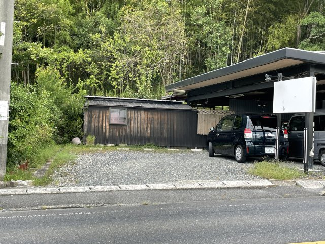 津山市林田　貸店舗の駐車場