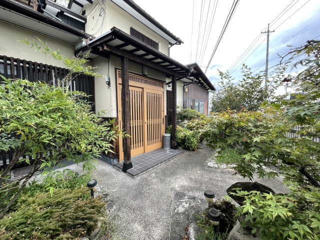 津山市林田　貸店舗の外観
