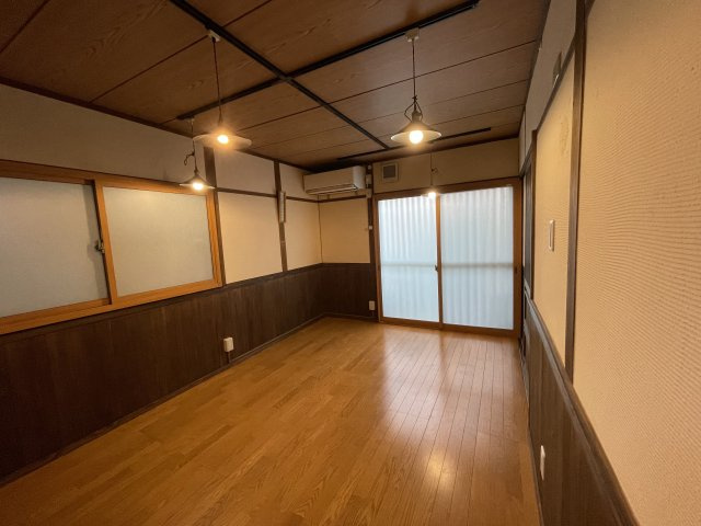 津山市林田　貸店舗の内装
