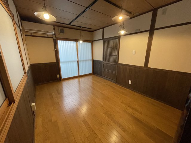 津山市林田　貸店舗の内装