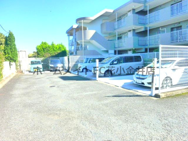 【駐車場】