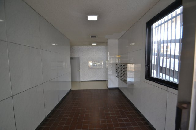 【エントランス】 | 空港通りビル