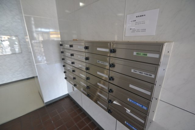 【エントランス】 | 空港通りビル