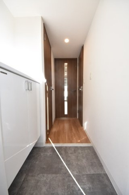 【玄関】 | ファーストフィオーレ神戸元町ディモーラ