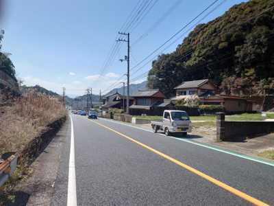 【周辺】 | 日高村下分分譲地① | 物件周辺の国道33号線です。