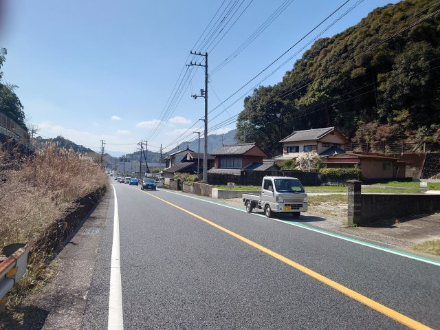 【周辺】 | 日高村下分分譲地① | 物件周辺の国道33号線です。