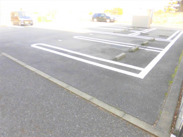 エストメゾンの駐車場