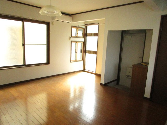 【居間・リビング】 | ＡＰ森 | 居間です