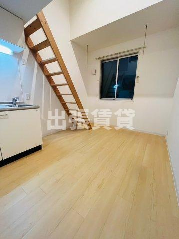 仲介手数料0円！！ワンラブ港栄の居間・リビング