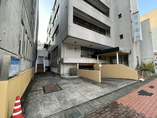 【駐車場】 | 岐阜市司町1階東貸店舗 | 以前の入居者さまは、こちらの駐車場をご契約されておりました。お問い合わせの時期により満車となっている場合がございます。空車情報はその都度ご確認ください。