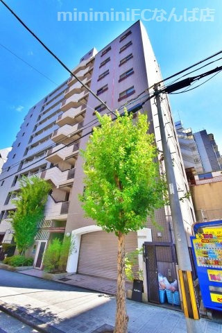 グローバル難波の外観