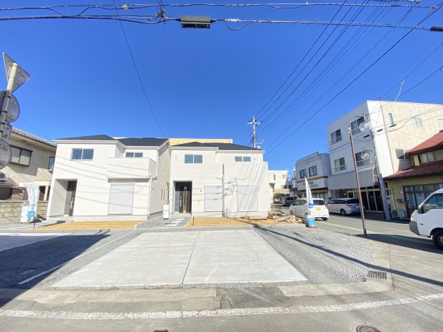 新築　前橋市若宮町23-1期　LIGNAGE　1号棟の駐車場|現地写真　駐車スペースは並列3台分可能です！
