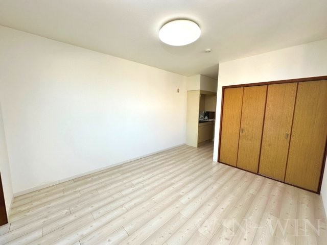 メゾンサマーアイの居間・リビング