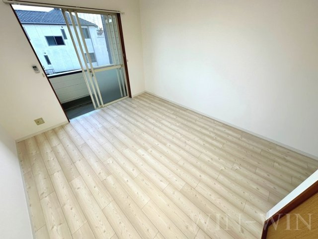 メゾンサマーアイの居間・リビング