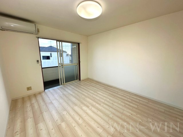 メゾンサマーアイの居間・リビング