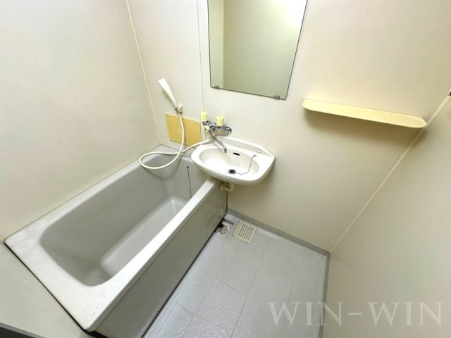 メゾンサマーアイの浴室