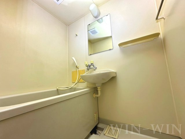 メゾンサマーアイの浴室