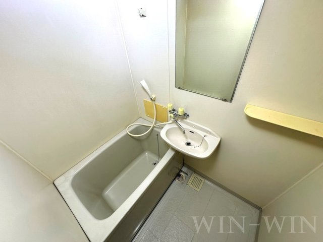 メゾンサマーアイの浴室