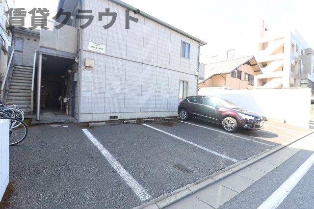 KENS本千葉の駐車場|駐車場です