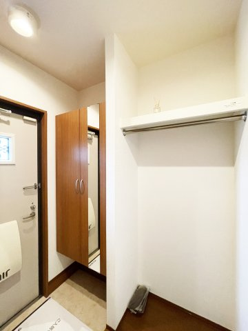 エヴァーグリーンヒルズの玄関