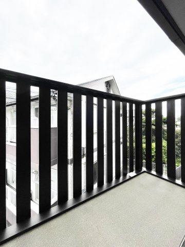 エヴァーグリーンヒルズのバルコニー