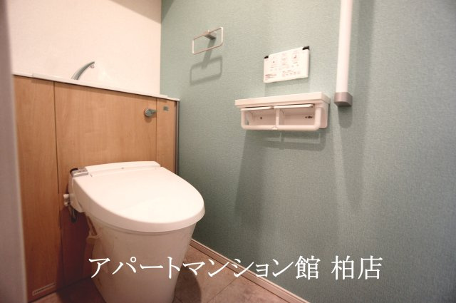 エレガントカーサⅢのトイレ