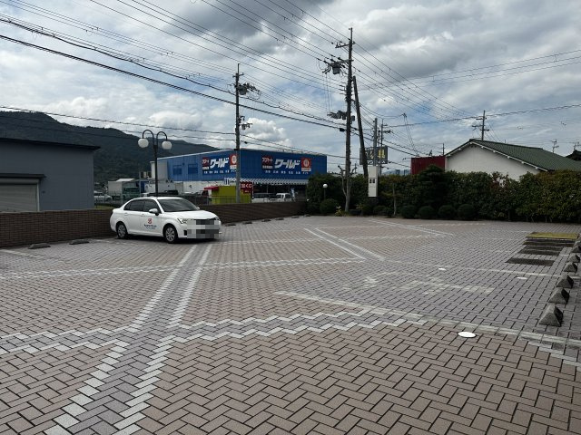 橋本市隅田町下兵庫・店付住宅・54501の駐輪場