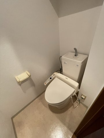 セントアミール南久宝寺のトイレ|(参考)同マンション同間取り他部屋の写真
