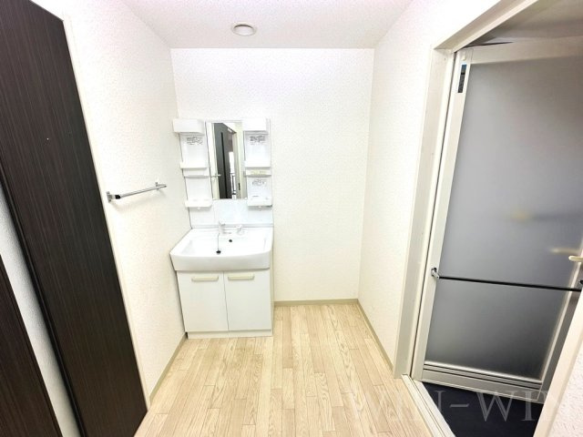 ピュアライフ潮崎の独立洗面台