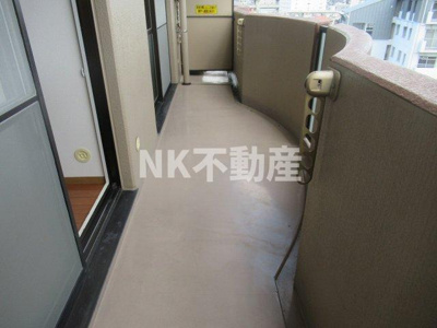 【バルコニー】 | ヴィルヌーブ・ソシア（吉田賃貸） | バルコニーで洗濯物が干せます