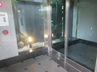 【エントランス】 | 建物の内部です