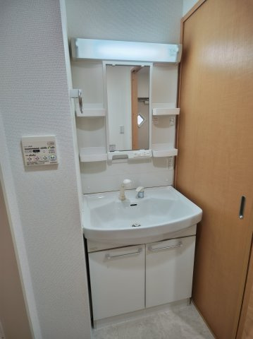 Mansion Graceの洗面所|広い洗面スペース