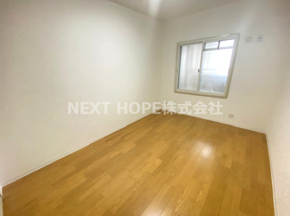 【洋室】 | カルム伊丹緑ヶ丘 | 洋室6.1帖です♪室内は令和５年９月末リフォーム済み！お待たせ無しで即ご入居していただけます(^^)