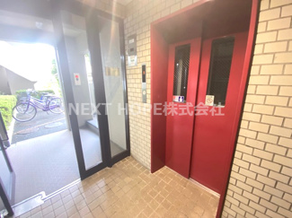 【その他共用部分】 | カルム伊丹緑ヶ丘 | エレベーターが有るので重たい荷物も楽々移動できますね(^^)