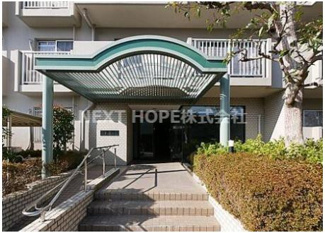 【エントランス】 | カルム伊丹緑ヶ丘 | お掃除の行き届いたエントランスです♪