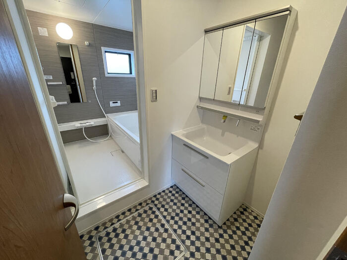 コーポアゼリアの内装|明るい色調の室内です