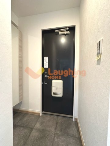 コーポアゼリアの玄関|シンプルで使いやすい玄関です