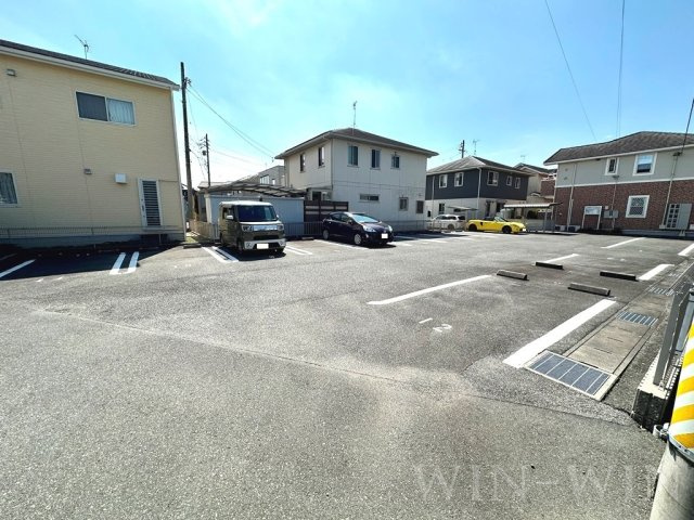 ボヌール大岩館の駐車場