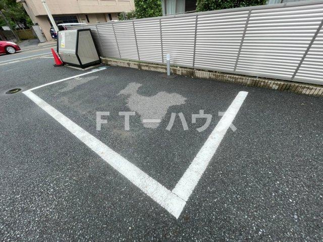 習志野市藤崎４丁目のアパートの駐車場