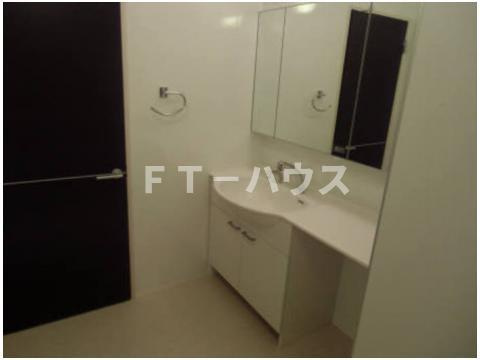 習志野市藤崎４丁目のアパートの洗面所