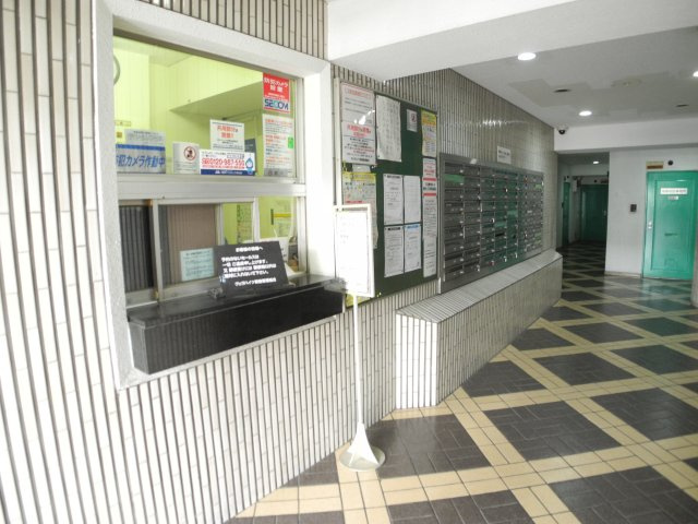 ヴェラハイツ新宿のエントランス