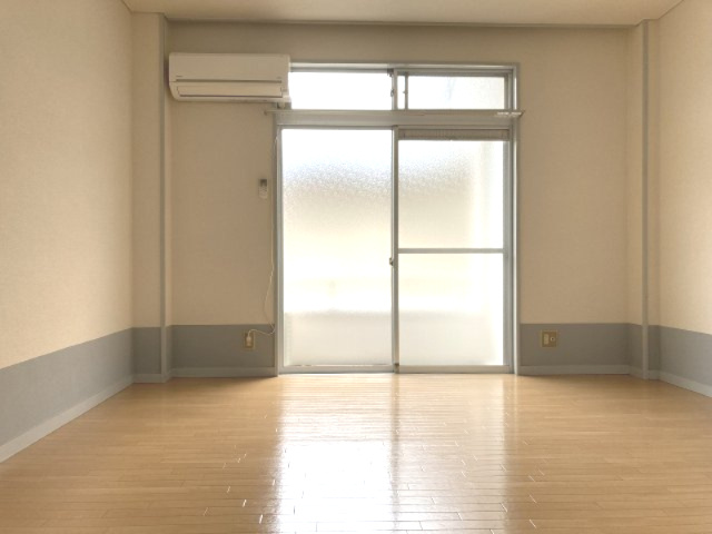 コーポ蜂屋の居間・リビング
