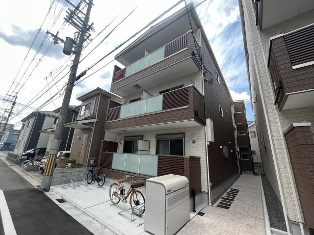 LEPUS御厨Bの外観