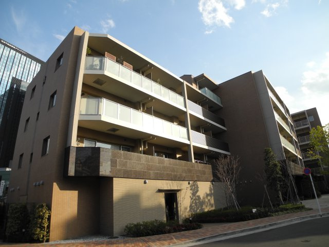 リビオ新宿ザ・レジデンスの外観