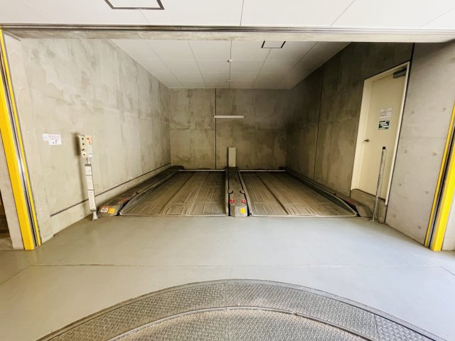 センチュリーハイツ御徒町モダニカの駐車場|機械式駐車場