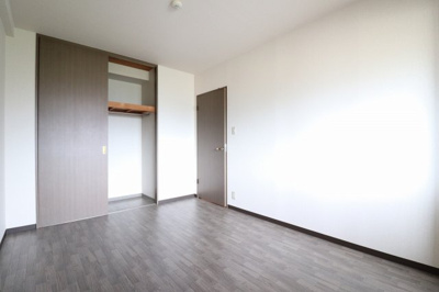 【寝室】 | デイグラン鶴見EAST