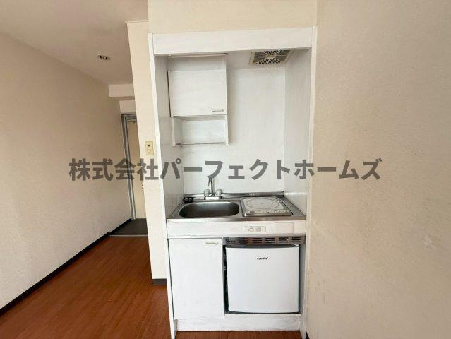 サンライズ枚方のキッチン|コンパクトなキッチンで掃除もラクラク